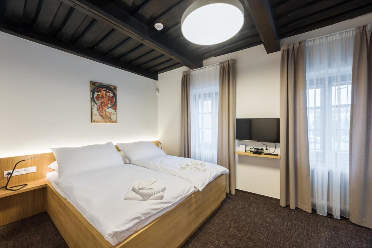 Fancy Apartments By Prague Castle Buitenkant foto