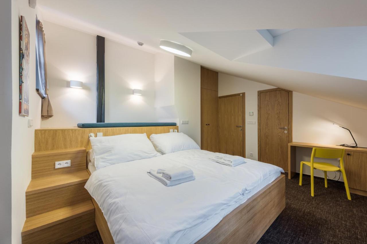 Fancy Apartments By Prague Castle Buitenkant foto