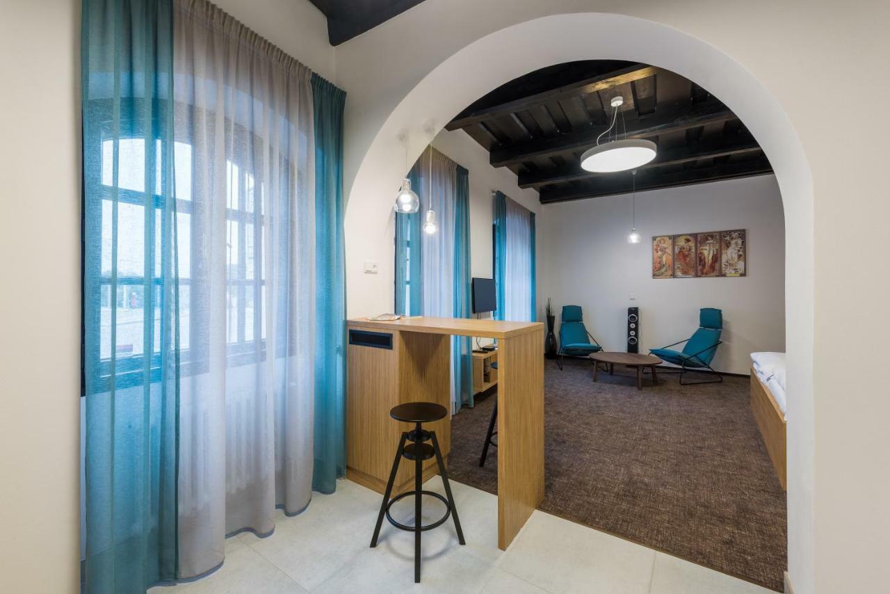 Fancy Apartments By Prague Castle Buitenkant foto