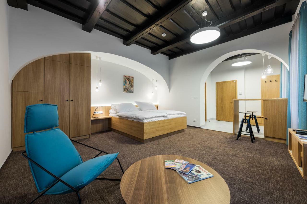 Fancy Apartments By Prague Castle Buitenkant foto