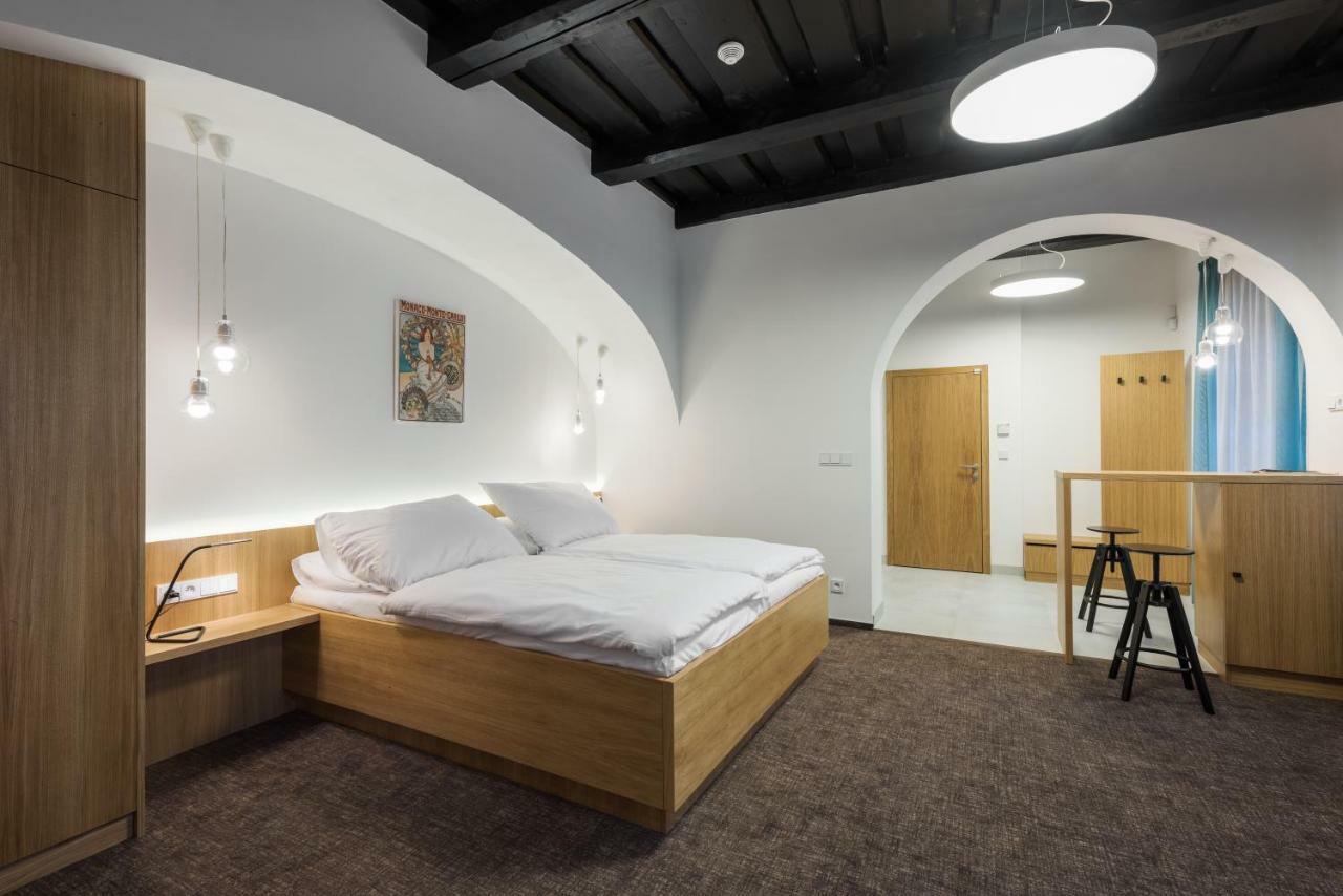 Fancy Apartments By Prague Castle Buitenkant foto