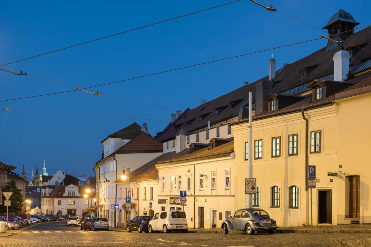Fancy Apartments By Prague Castle Buitenkant foto