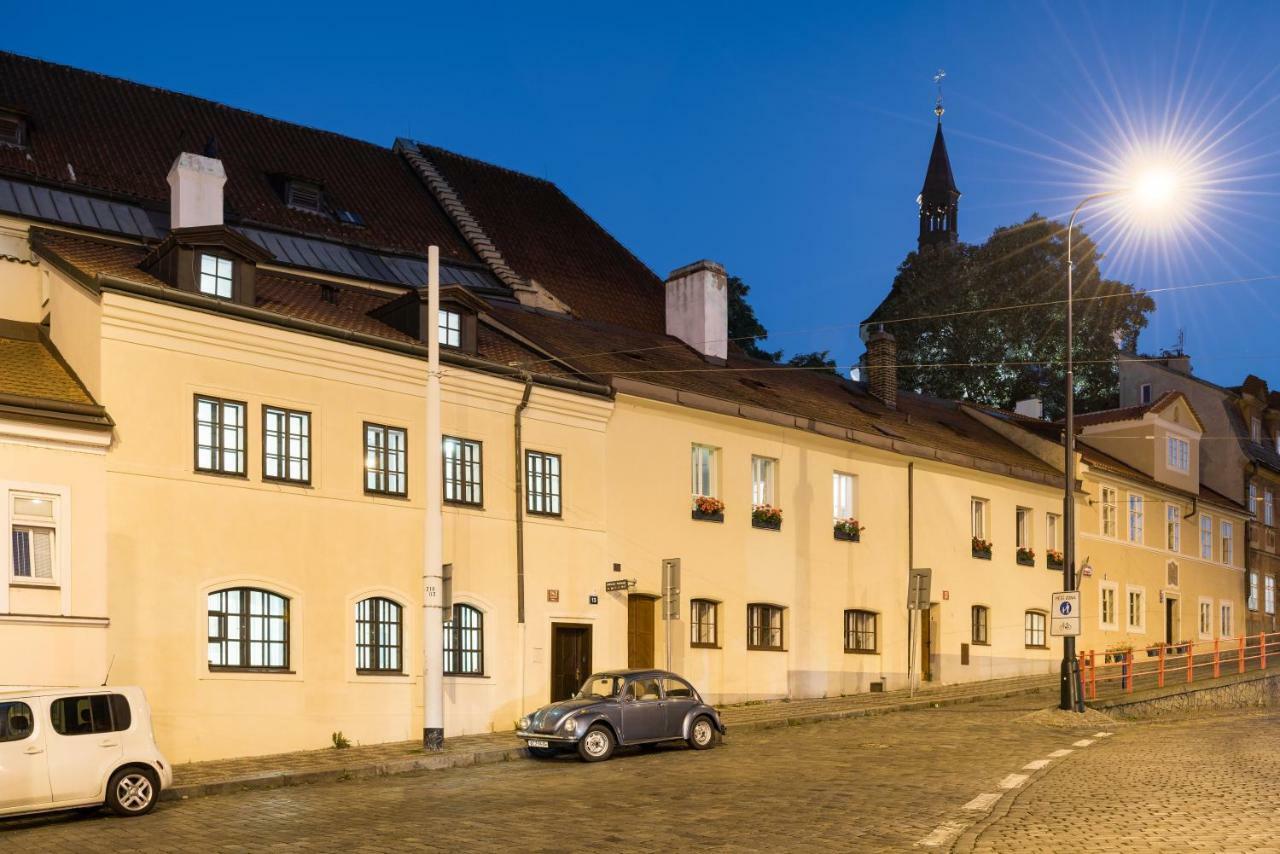 Fancy Apartments By Prague Castle Buitenkant foto